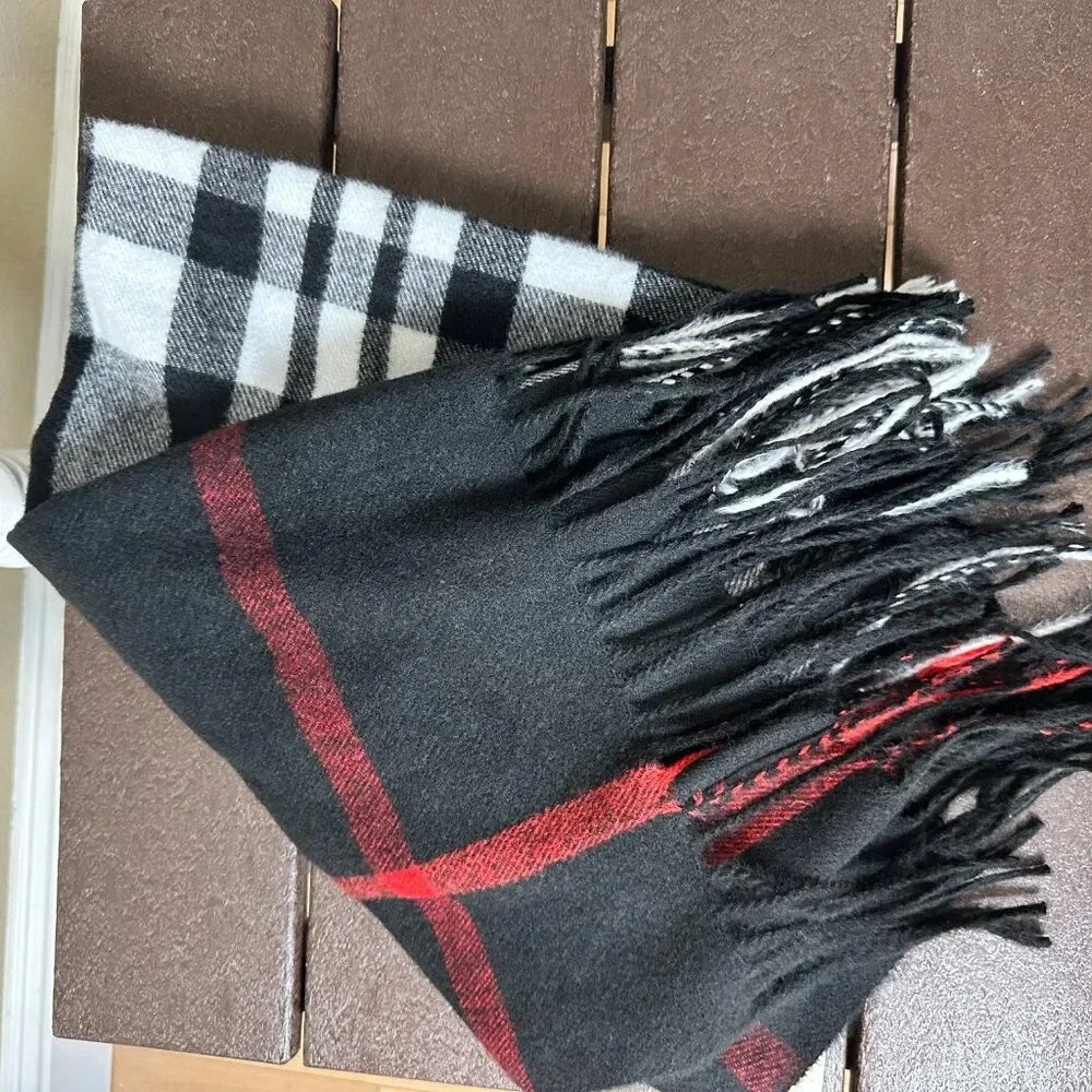 NWT Rothschilds Boutique The 8urberry Style Plaid Tassel Scarf Super Soft Large